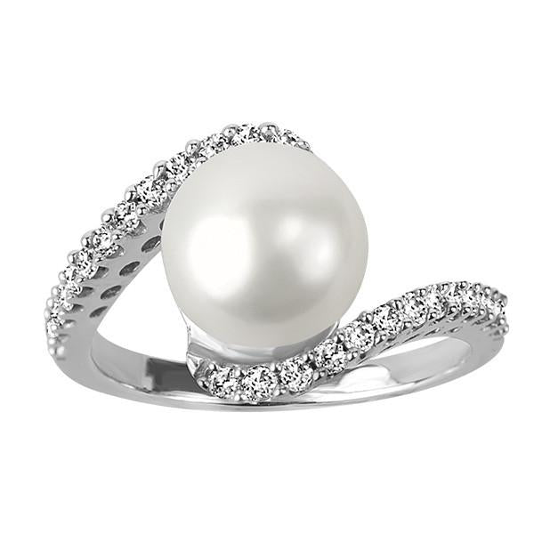 White Gold Diamond And Pearl Ring